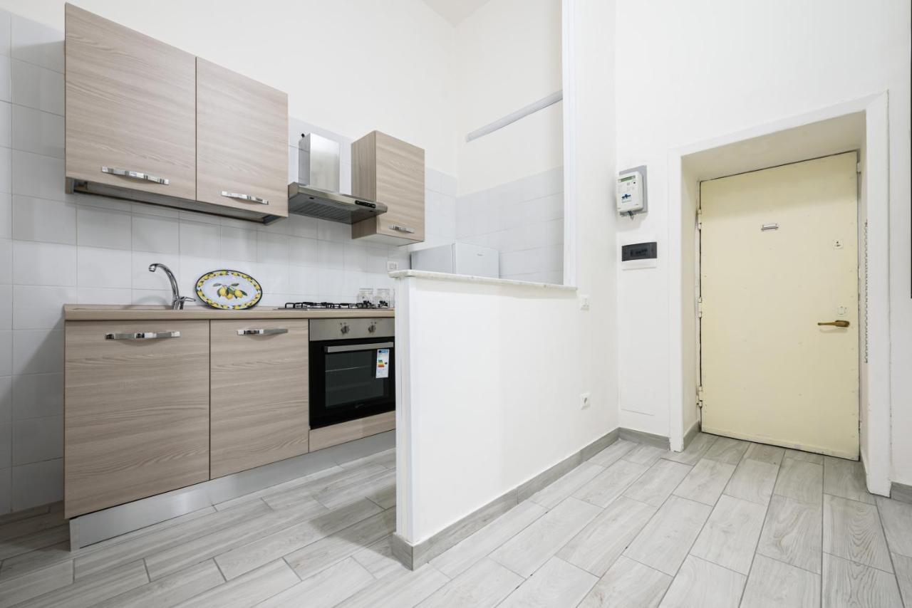 Vico Mastellone 16 Apartment